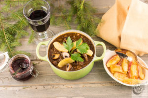 A hot pot of Huntsman's Stew with sauteed apples.