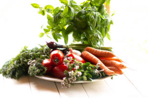 A plate of fresh veggies.