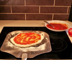 Making a Swedish capricciosa pizza, step 4.